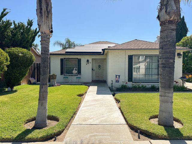470 N Bates Avenue, Dinuba, CA 93618