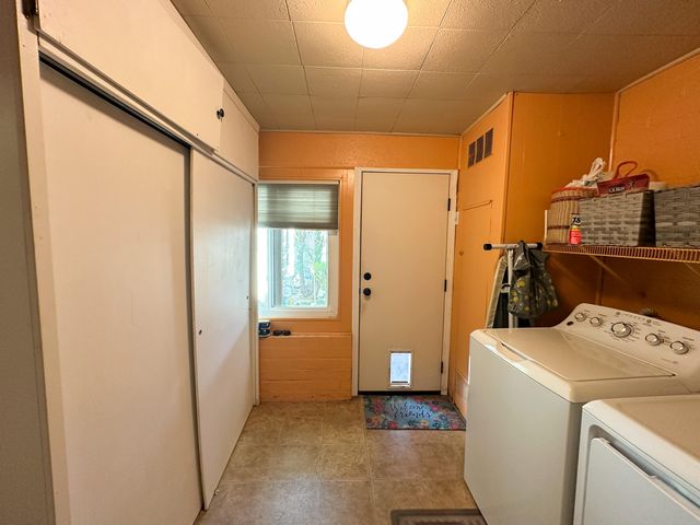 470 N Bates Avenue, Dinuba, CA 93618