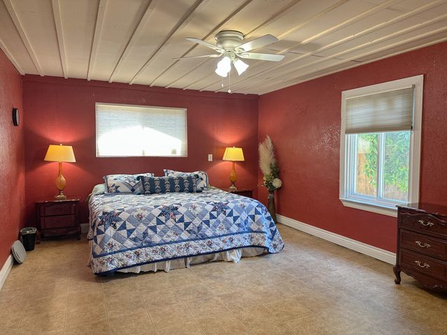 470 N Bates Avenue, Dinuba, CA 93618