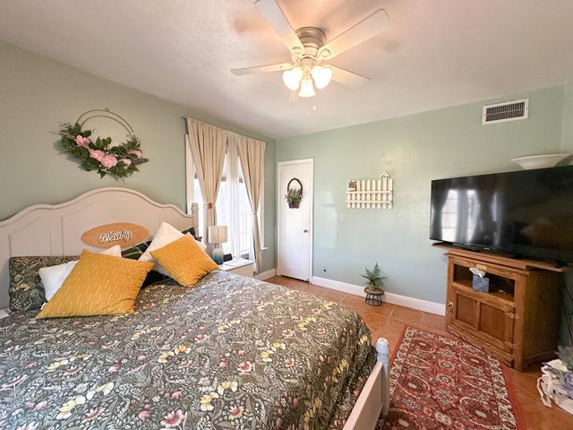 470 N Bates Avenue, Dinuba, CA 93618
