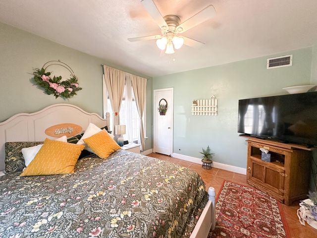 470 N Bates Avenue, Dinuba, CA 93618