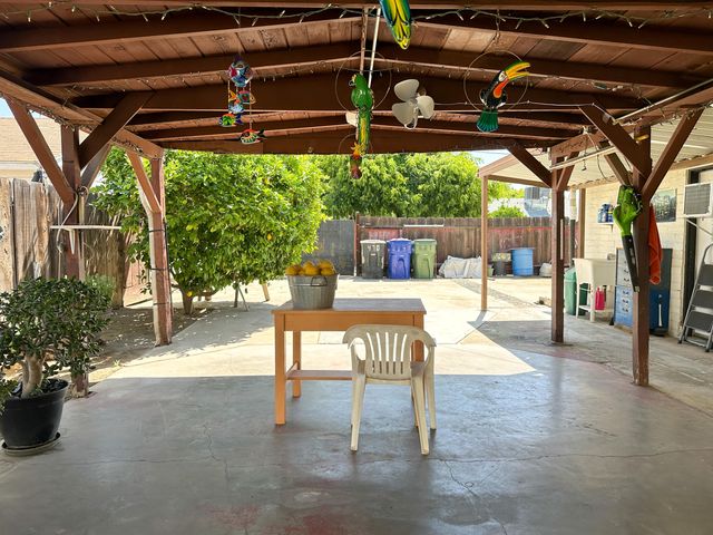470 N Bates Avenue, Dinuba, CA 93618