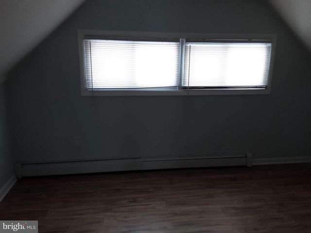 12 RING LN, Levittown, PA 19055