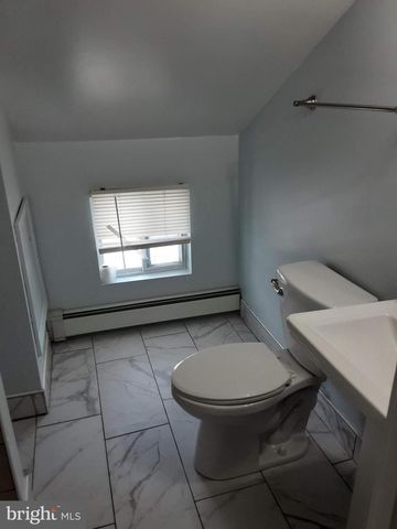 12 RING LN, Levittown, PA 19055