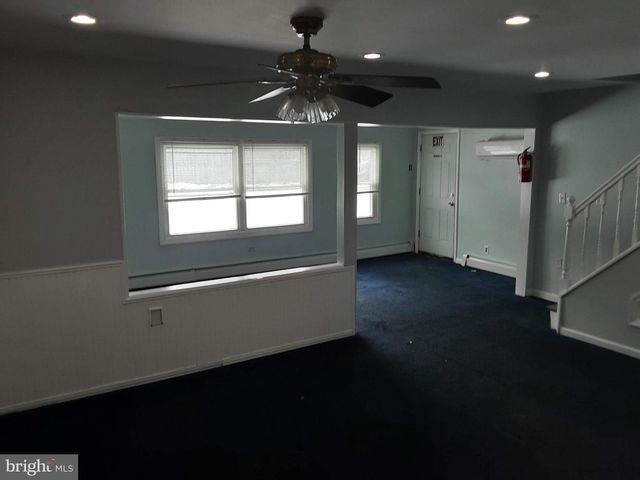 12 RING LN, Levittown, PA 19055