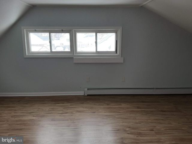 12 RING LN, Levittown, PA 19055