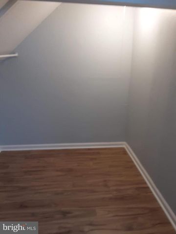 12 RING LN, Levittown, PA 19055