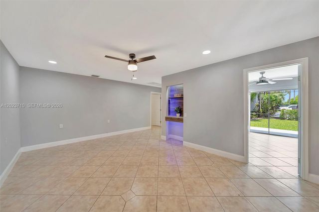 11640 NW 39th St 8, Coral Springs, FL 33065