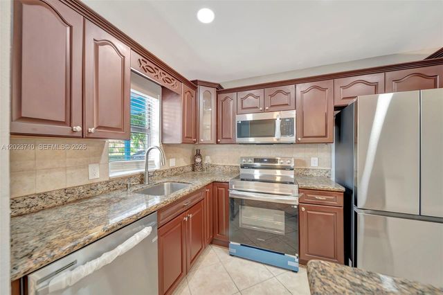 11640 NW 39th St 8, Coral Springs, FL 33065
