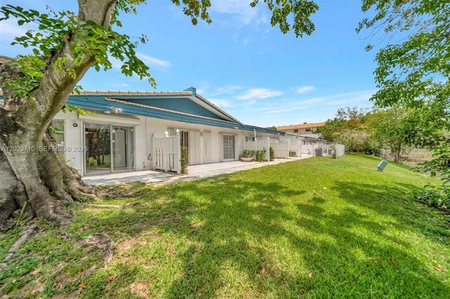 11640 NW 39th St 8, Coral Springs, FL 33065