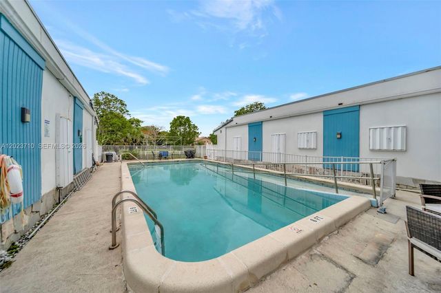 11640 NW 39th St 8, Coral Springs, FL 33065