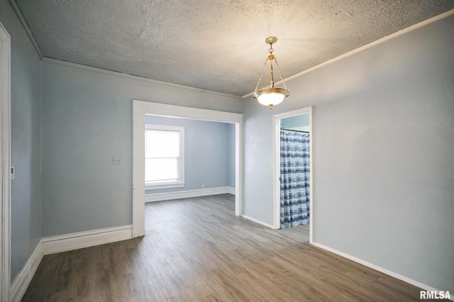 1820 W BRADLEY Avenue, Peoria, IL 61606