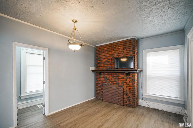 1820 W BRADLEY Avenue, Peoria, IL 61606