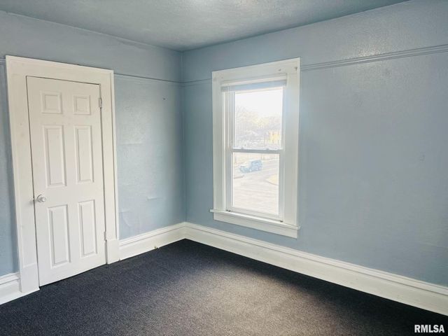 1820 W BRADLEY Avenue, Peoria, IL 61606