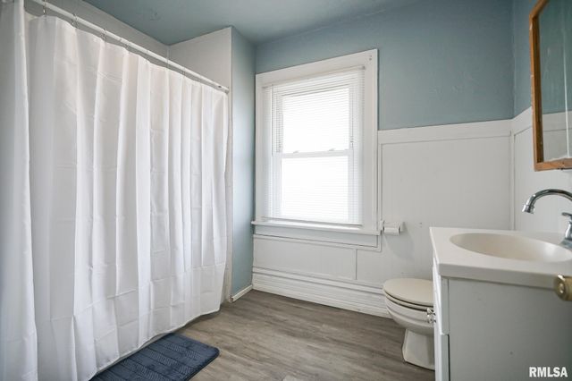 1820 W BRADLEY Avenue, Peoria, IL 61606