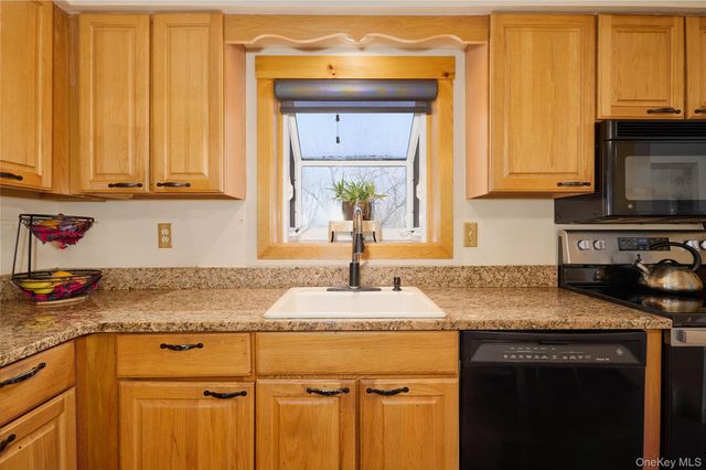 68 Brill Lane, Poughquag, NY 12570