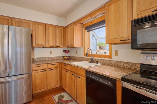 68 Brill Lane, Poughquag, NY 12570
