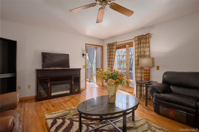 68 Brill Lane, Poughquag, NY 12570