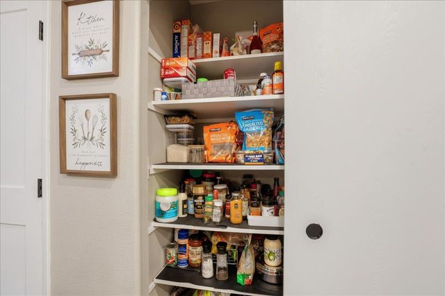 7999 La Riviera Dr, Sacramento, CA 95826