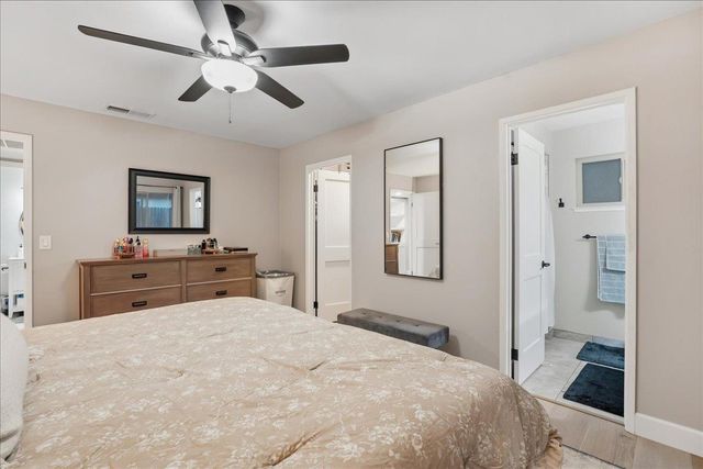 7999 La Riviera Dr, Sacramento, CA 95826