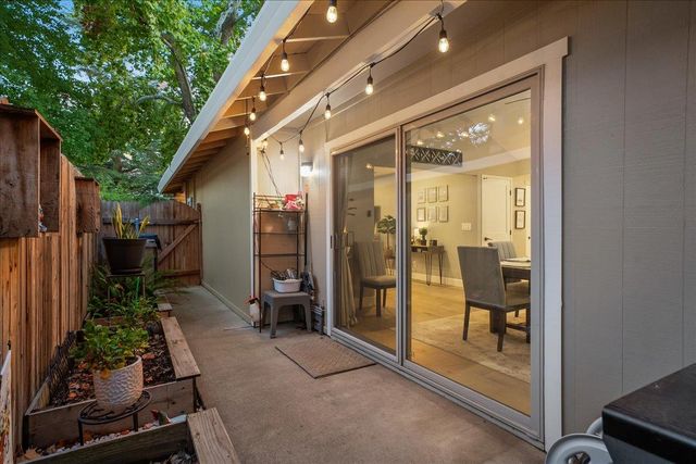 7999 La Riviera Dr, Sacramento, CA 95826