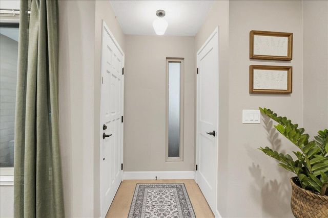 7999 La Riviera Dr, Sacramento, CA 95826