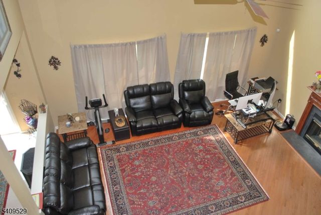 692 Skyline Dr, Jefferson Twp., NJ 07849