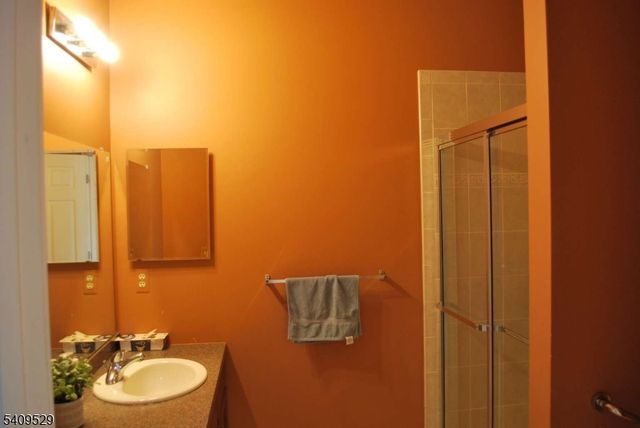 692 Skyline Dr, Jefferson Twp., NJ 07849