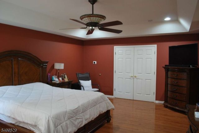 692 Skyline Dr, Jefferson Twp., NJ 07849