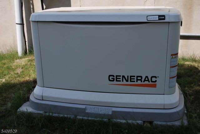 692 Skyline Dr, Jefferson Twp., NJ 07849