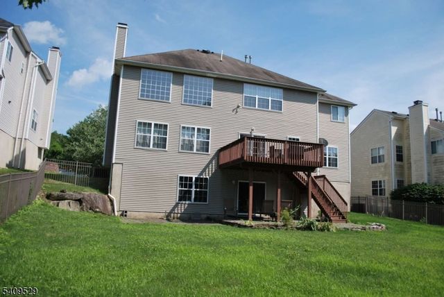 692 Skyline Dr, Jefferson Twp., NJ 07849