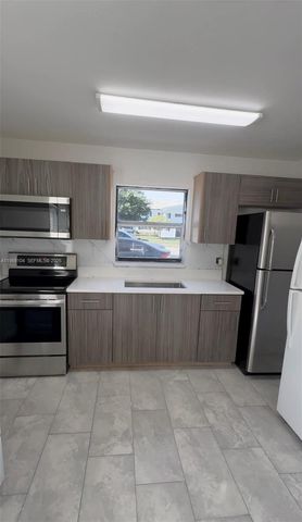 4119 Woodside Dr 1, Coral Springs, FL 33065