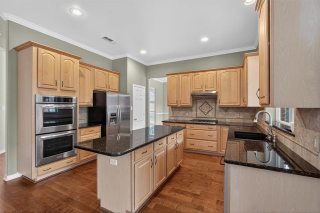 2409 Summer Court, Arlington, TX 76001