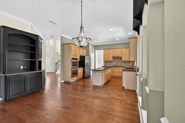 2409 Summer Court, Arlington, TX 76001