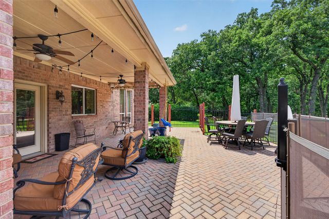 2409 Summer Court, Arlington, TX 76001