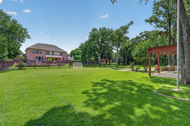 2409 Summer Court, Arlington, TX 76001