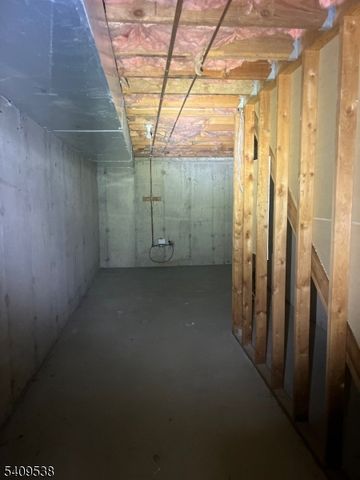 599 Apache Ct, Mahwah Twp., NJ 07430