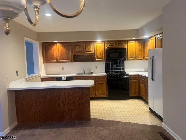 599 Apache Ct, Mahwah Twp., NJ 07430