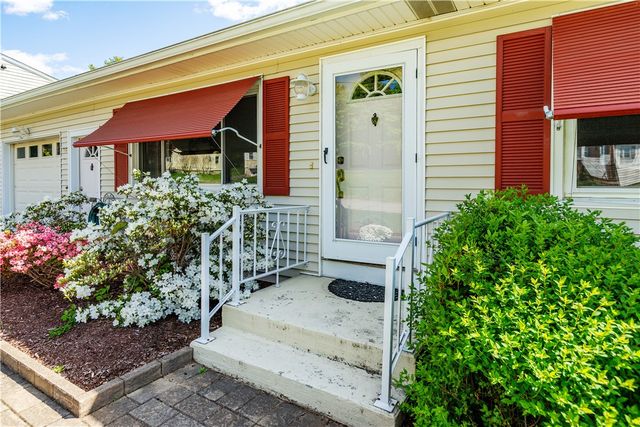 15 Lakeside Drive, Smithfield, RI 02917