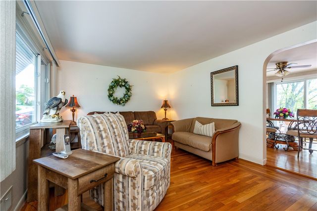 15 Lakeside Drive, Smithfield, RI 02917