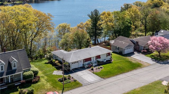 15 Lakeside Drive, Smithfield, RI 02917