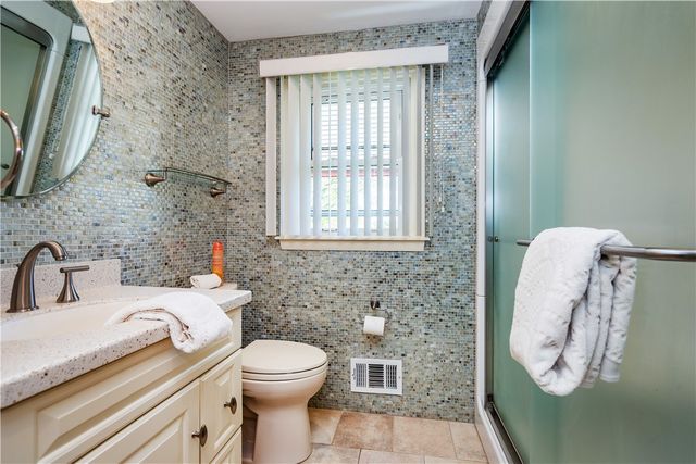 15 Lakeside Drive, Smithfield, RI 02917
