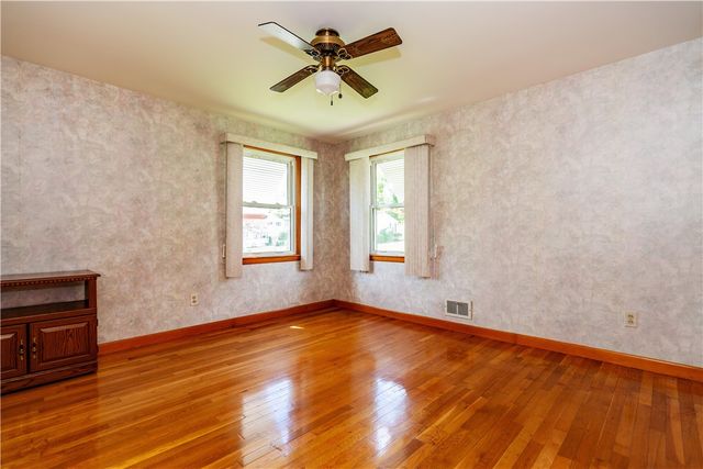 15 Lakeside Drive, Smithfield, RI 02917
