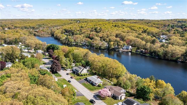 15 Lakeside Drive, Smithfield, RI 02917