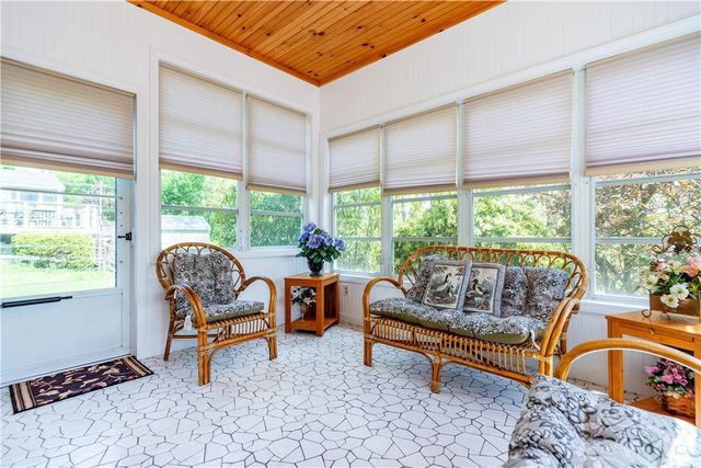 15 Lakeside Drive, Smithfield, RI 02917