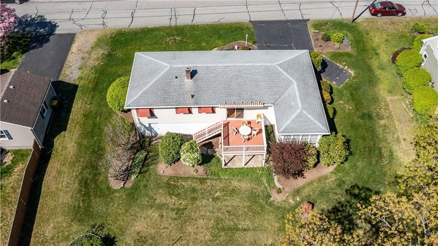 15 Lakeside Drive, Smithfield, RI 02917