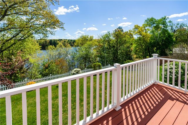 15 Lakeside Drive, Smithfield, RI 02917