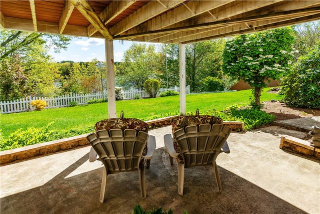 15 Lakeside Drive, Smithfield, RI 02917