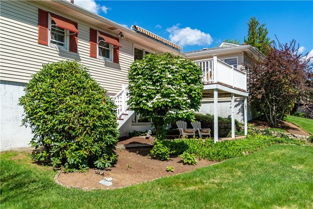 15 Lakeside Drive, Smithfield, RI 02917