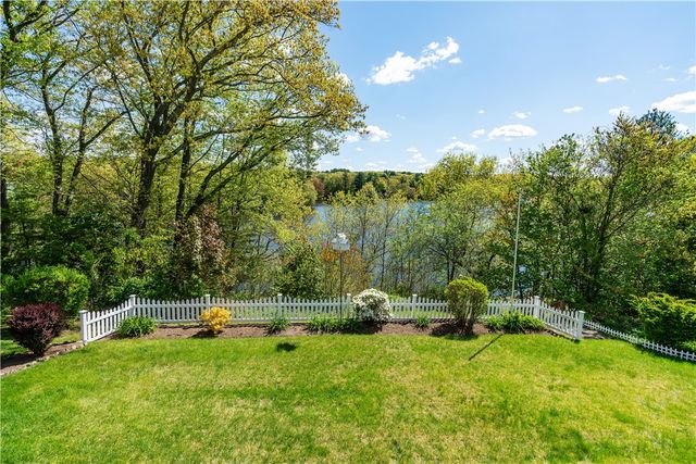 15 Lakeside Drive, Smithfield, RI 02917